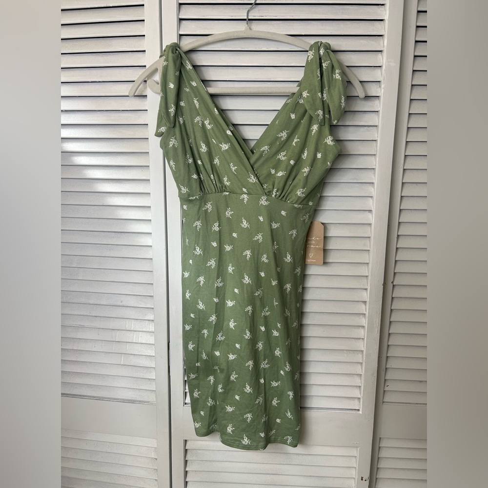 Day Dreams Green & White Floral Dress size M